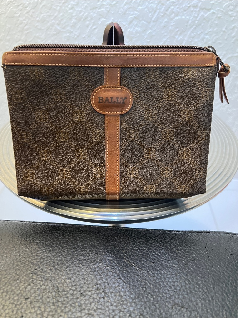 BALLY INTERNATIONAL VINTAGE MONOGRAM LINE- MADE IN ITALY